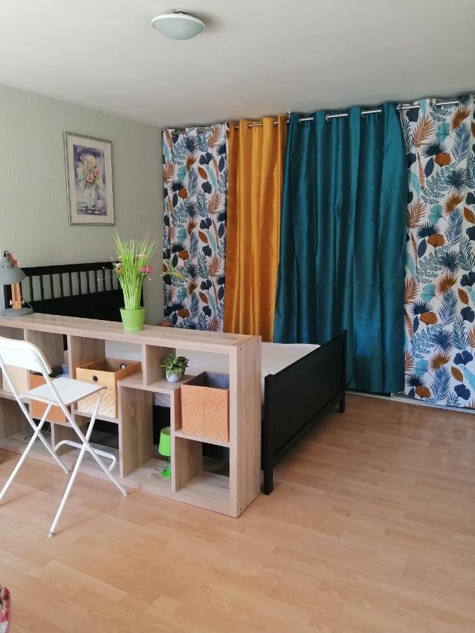 Kievaille Apartment Plaisir Bagian luar foto