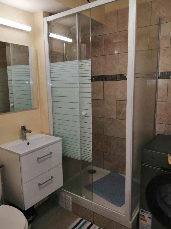 Kievaille Apartment Plaisir Bagian luar foto