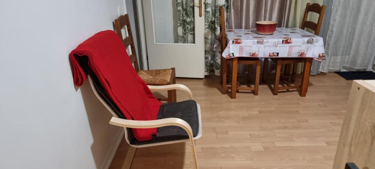 Kievaille Apartment Plaisir Bagian luar foto