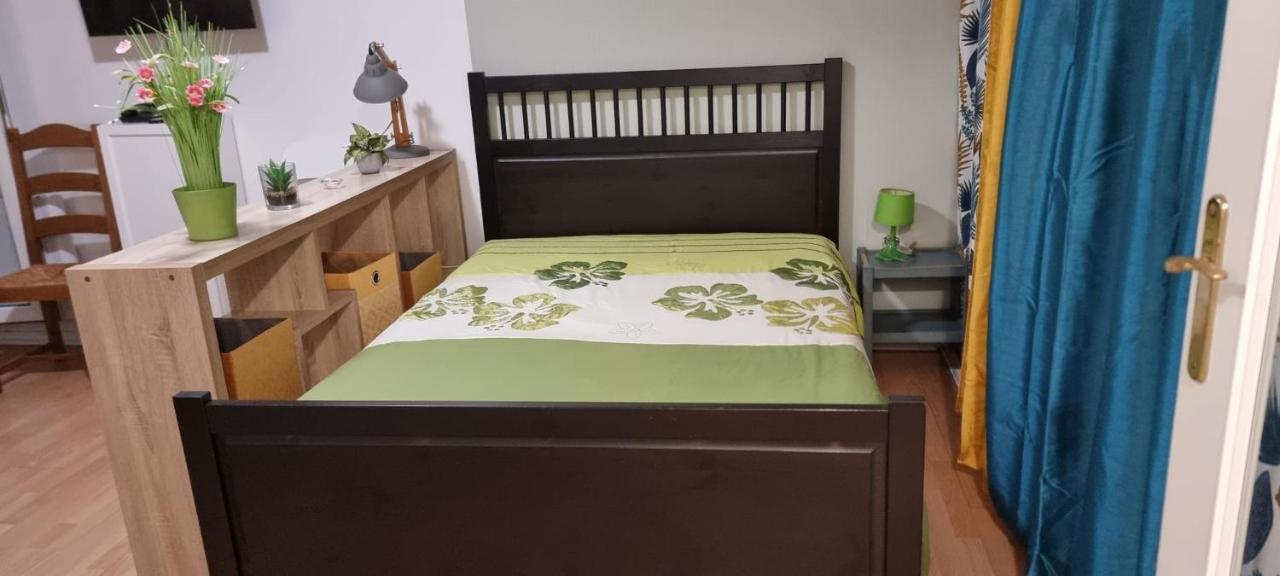 Kievaille Apartment Plaisir Bagian luar foto